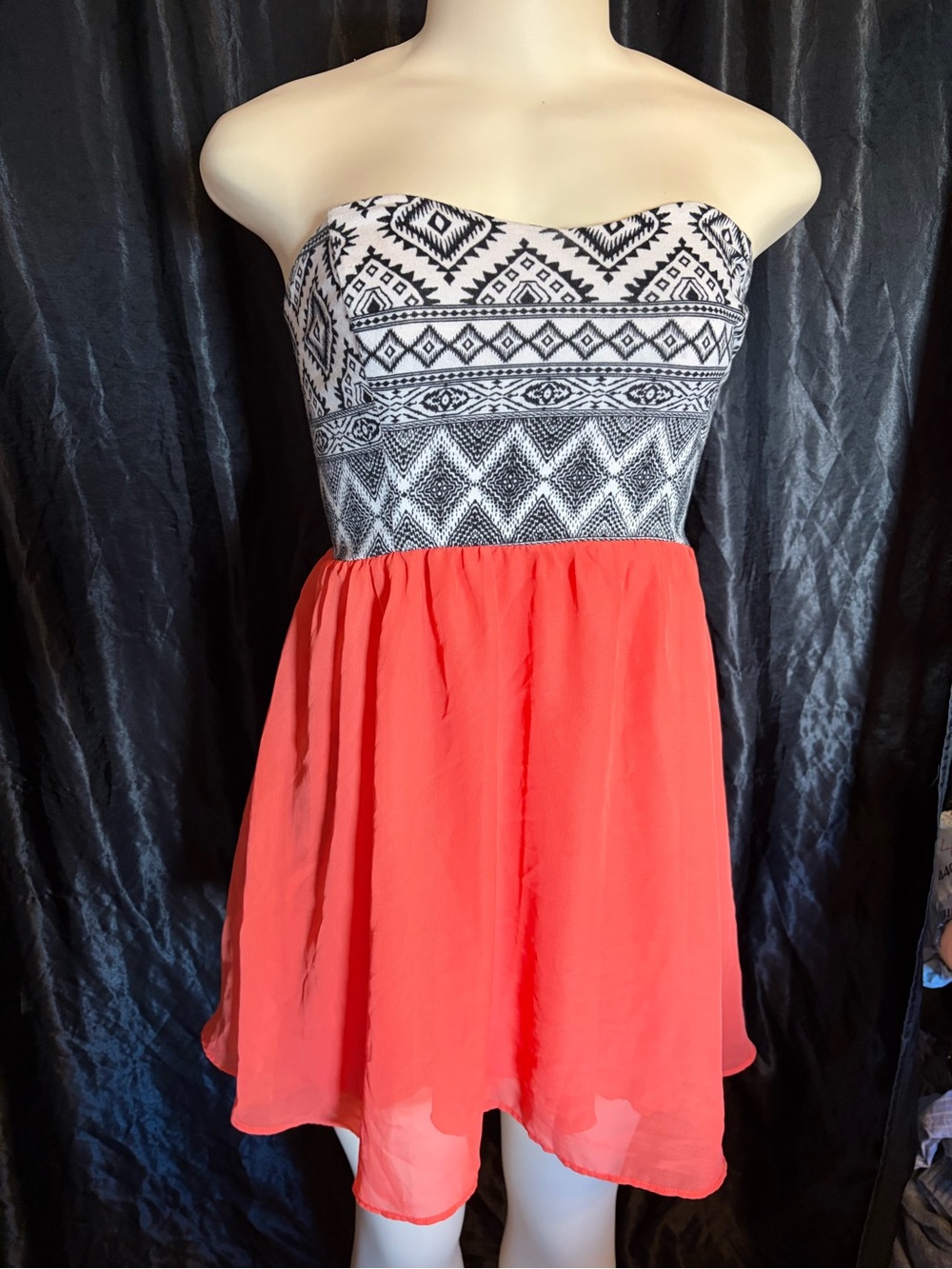 Sequin Hearts Black & Coral Strapless Patterned Skater Dress